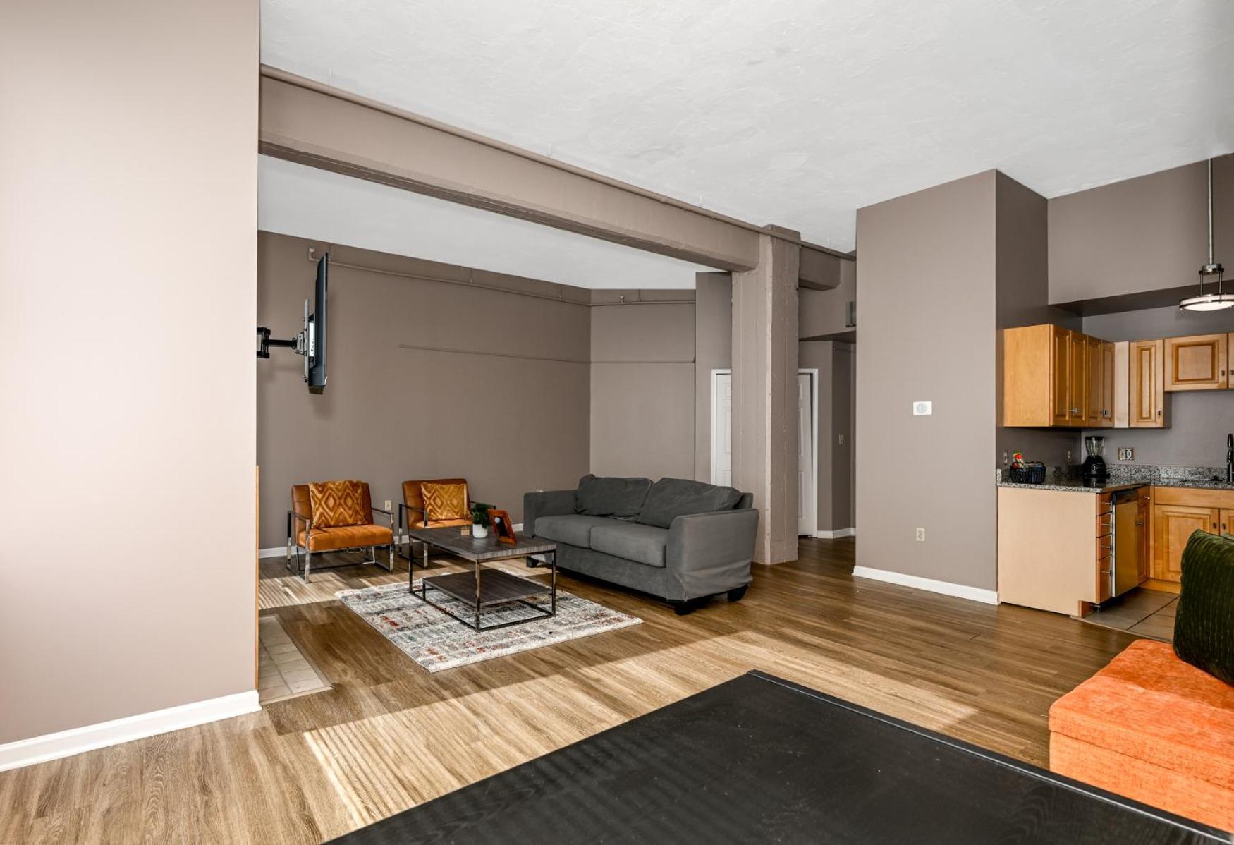2 Bath Prkg+Gym+Sauna Perk Plaza +30 Day Cleveland Exterior photo